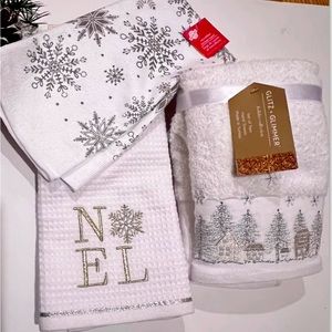 Hoilday Glitz & Glimmer hand towels, set of two